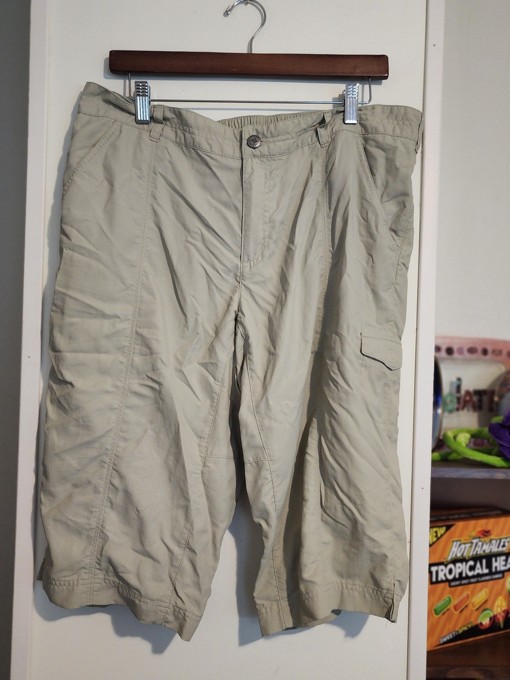 Columbia Cargo in Light Khaki